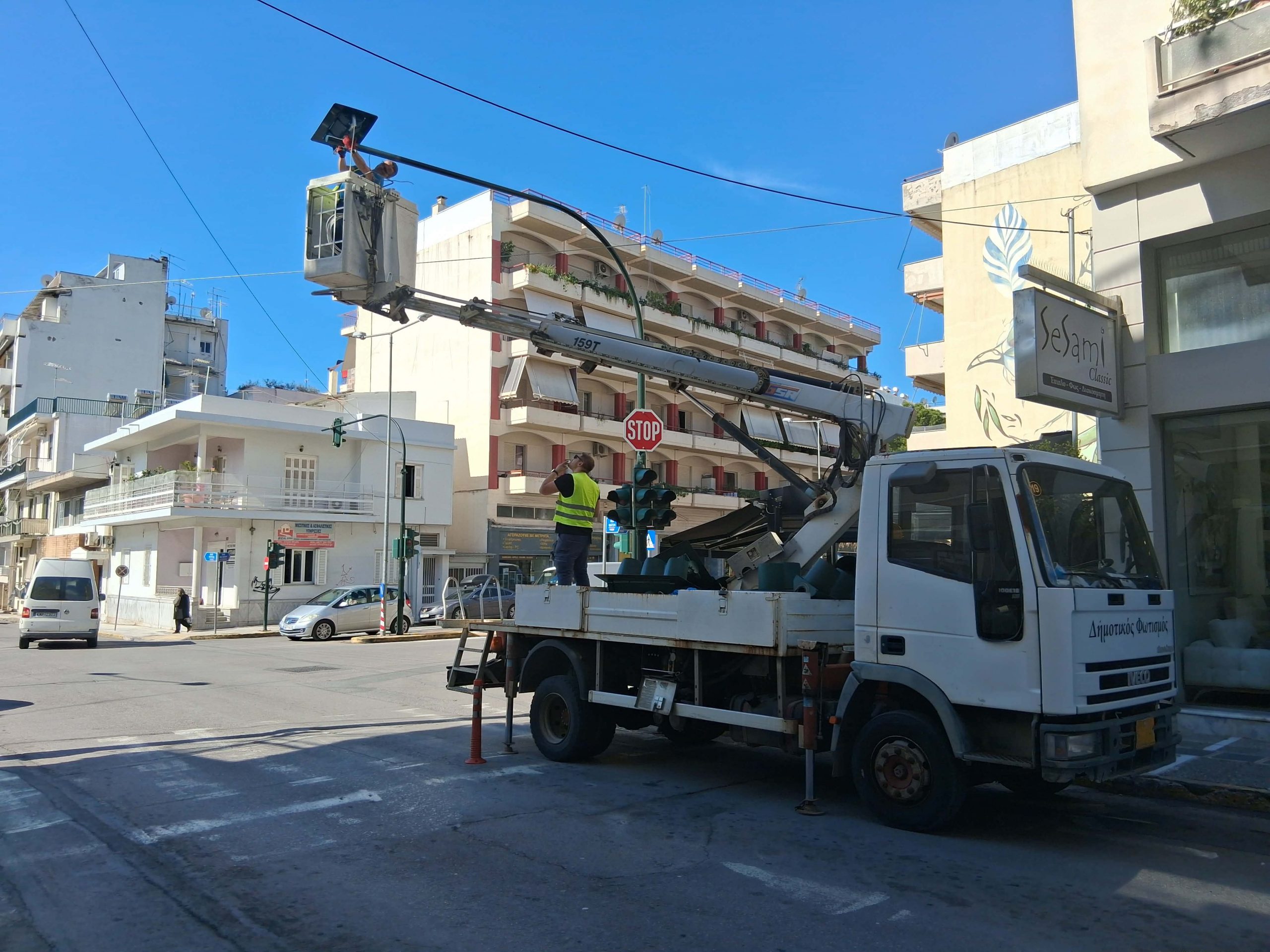 Νέοι φωτεινοί σηματοδότες  τεχνολογίας LED στην Καλαμάτα