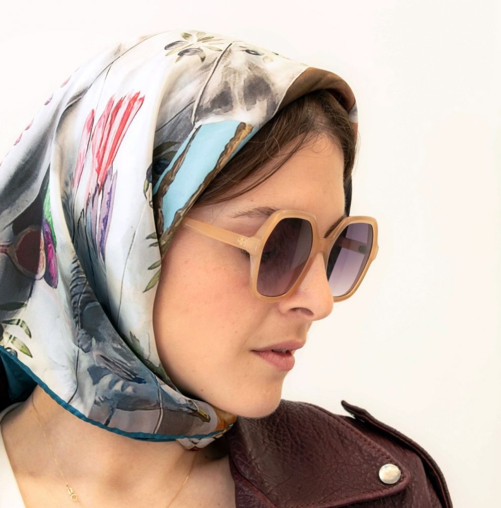 Φέρτε μου ένα μαντήλι να δέσω στο λαιμό