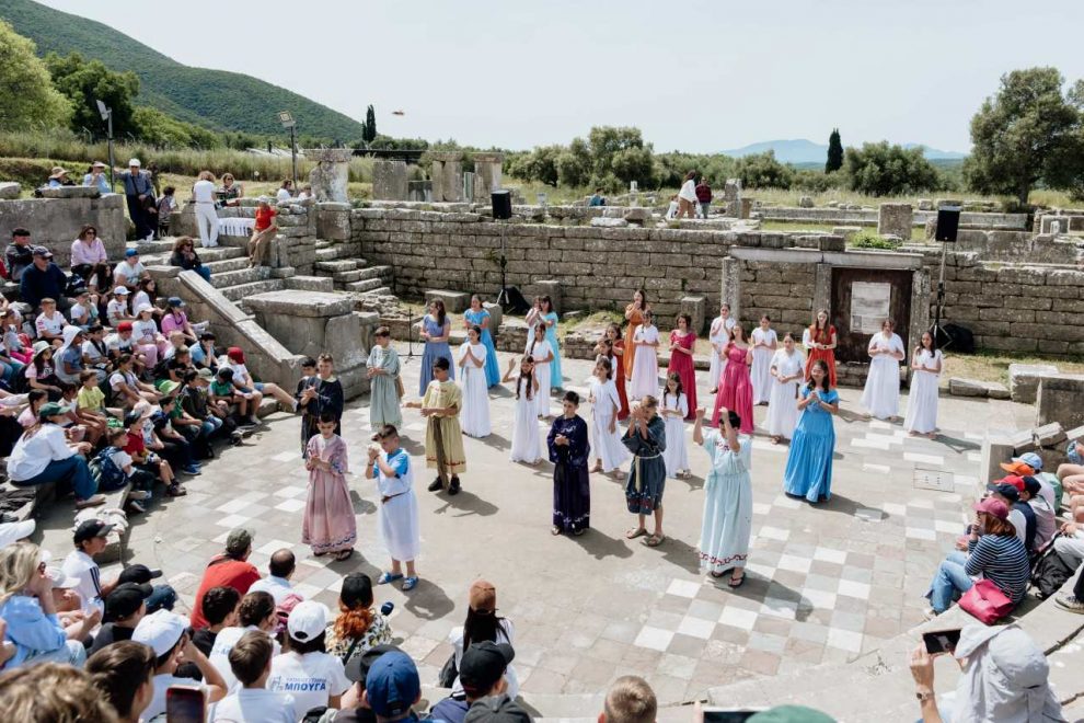 «Σχολεία εν δράσει στο 4ο Φεστιβάλ των Μικρών» με έργα του Αριστοφάνη
