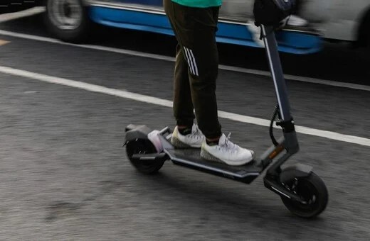 Ξεκίνησαν και στη Μεσσηνία  τα πρόστιμα για κράνη σε πατίνια