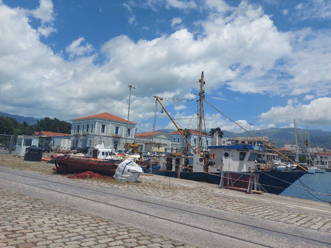 Άντε, επιτέλους, να φύγει πριν βουλιάξει