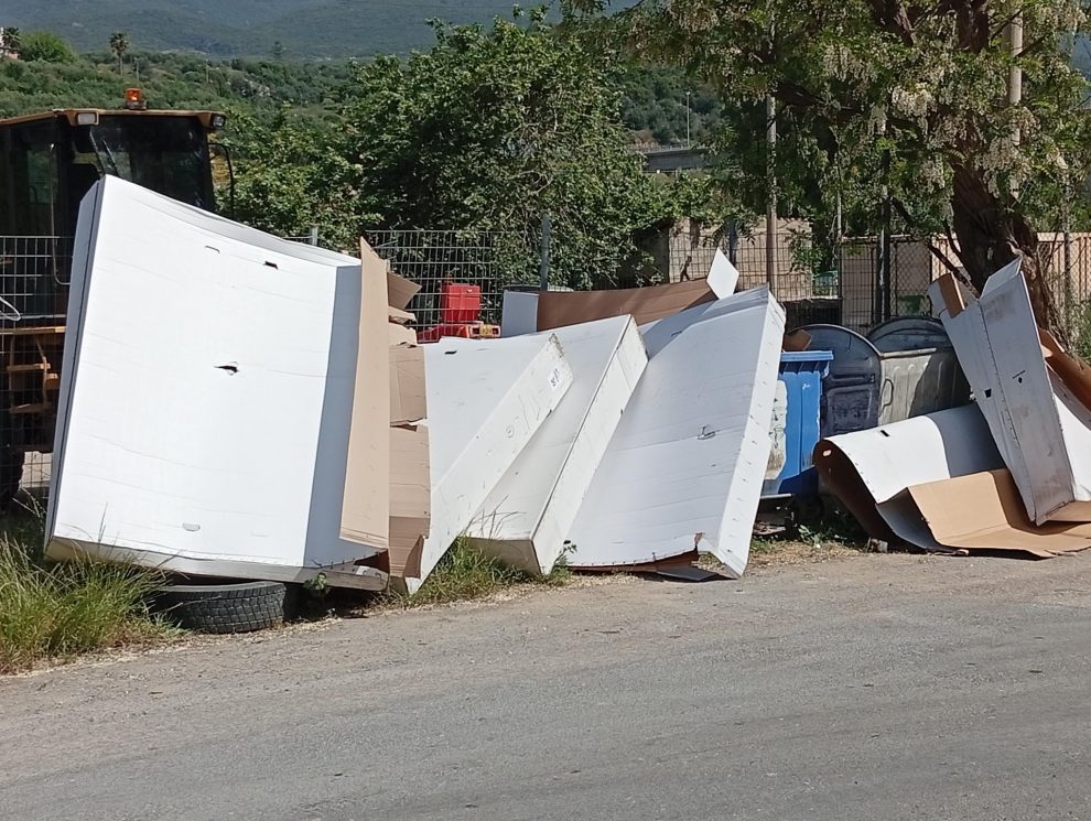 Να τα «τσακάνε»