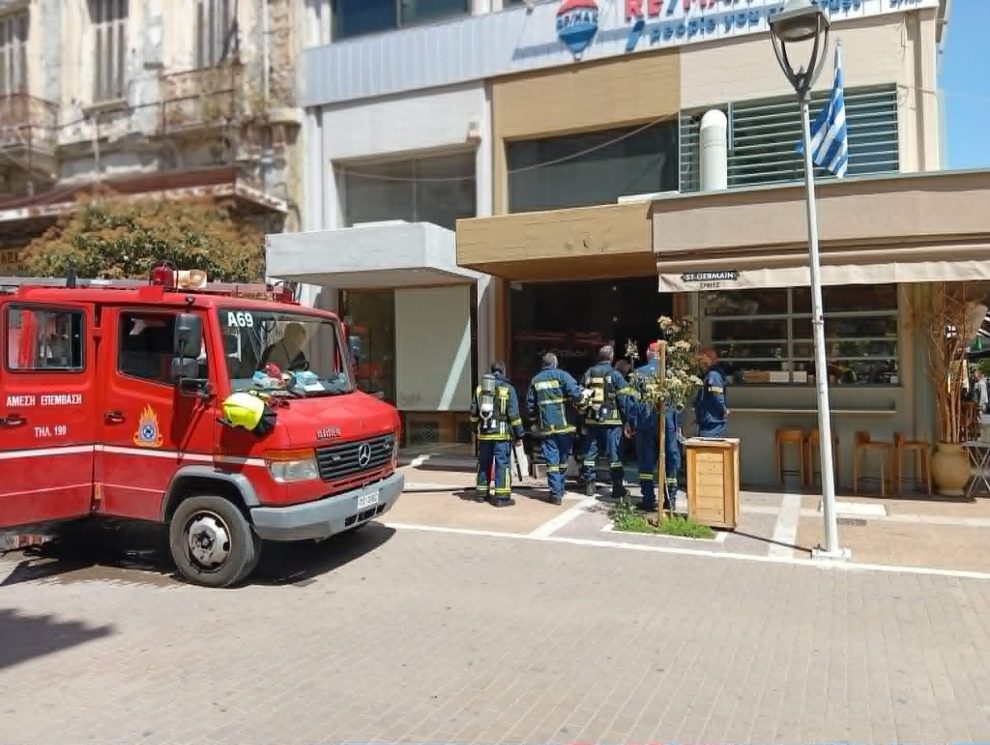 Φωτιά σε κατάστημα στον πεζόδρομο της Αριστομένους