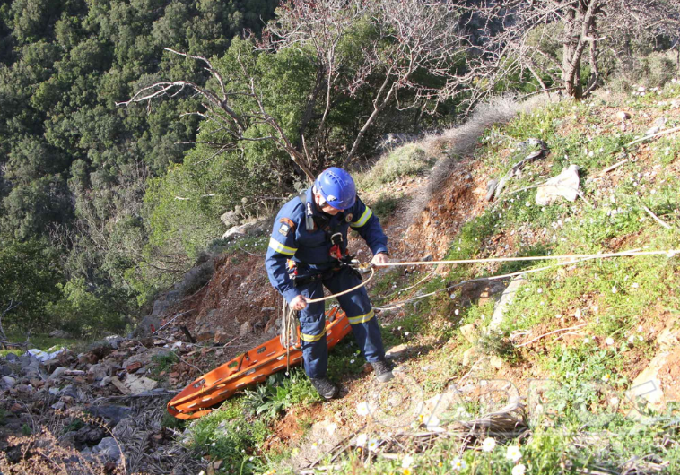 Άνω Άμφεια: Νεκρός 33χρονος όταν κατέληξε με το όχημά του σε γκρεμό