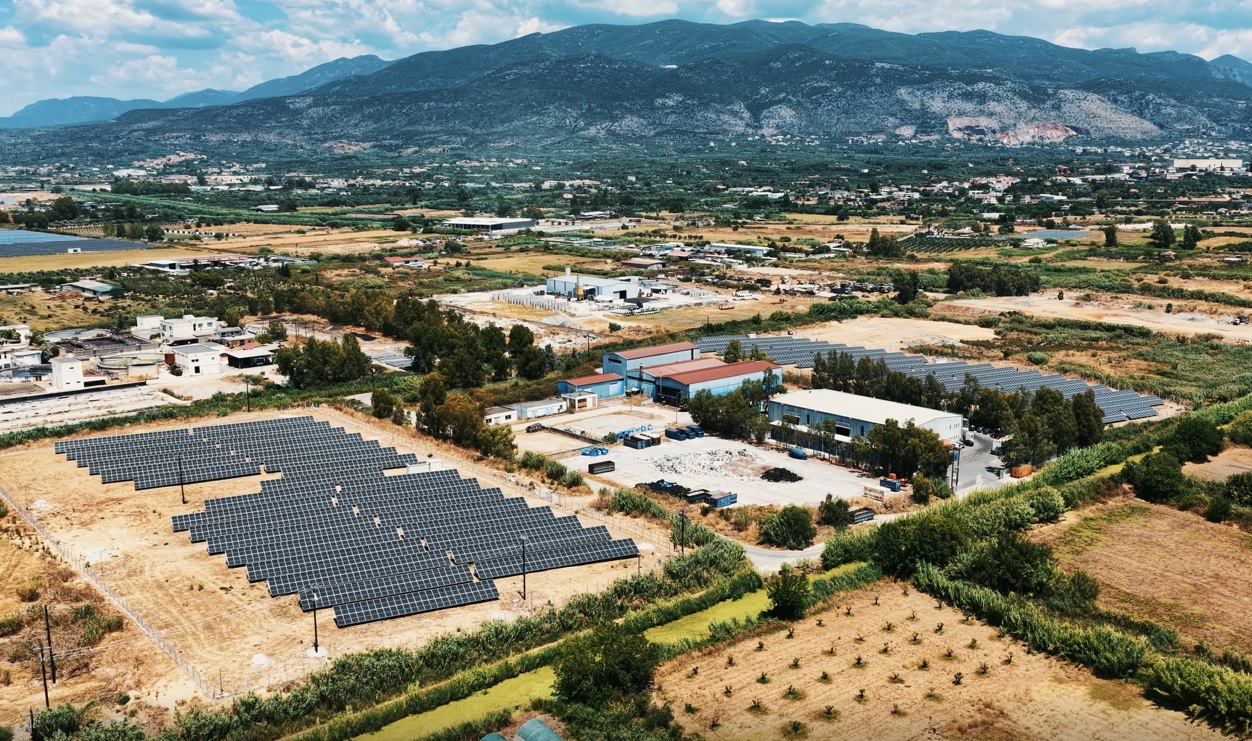 Ενέργεια των φωτοβολταϊκών της ΔΕΥΑΚ χάνεται, γιατί δεν μπορεί να την απορροφήσει ο ΔΕΔΔΗΕ!