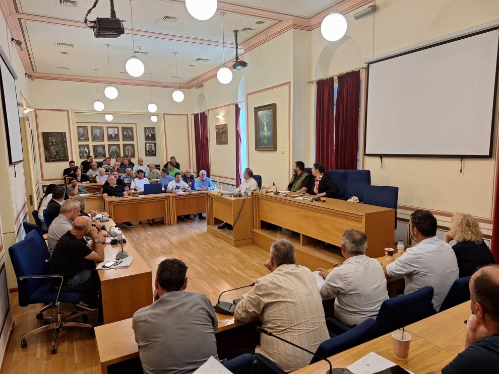 Ο δήμαρχος Καλαμάτας με τους προέδρους και  μέλη των συμβουλίων των Κοινοτήτων
