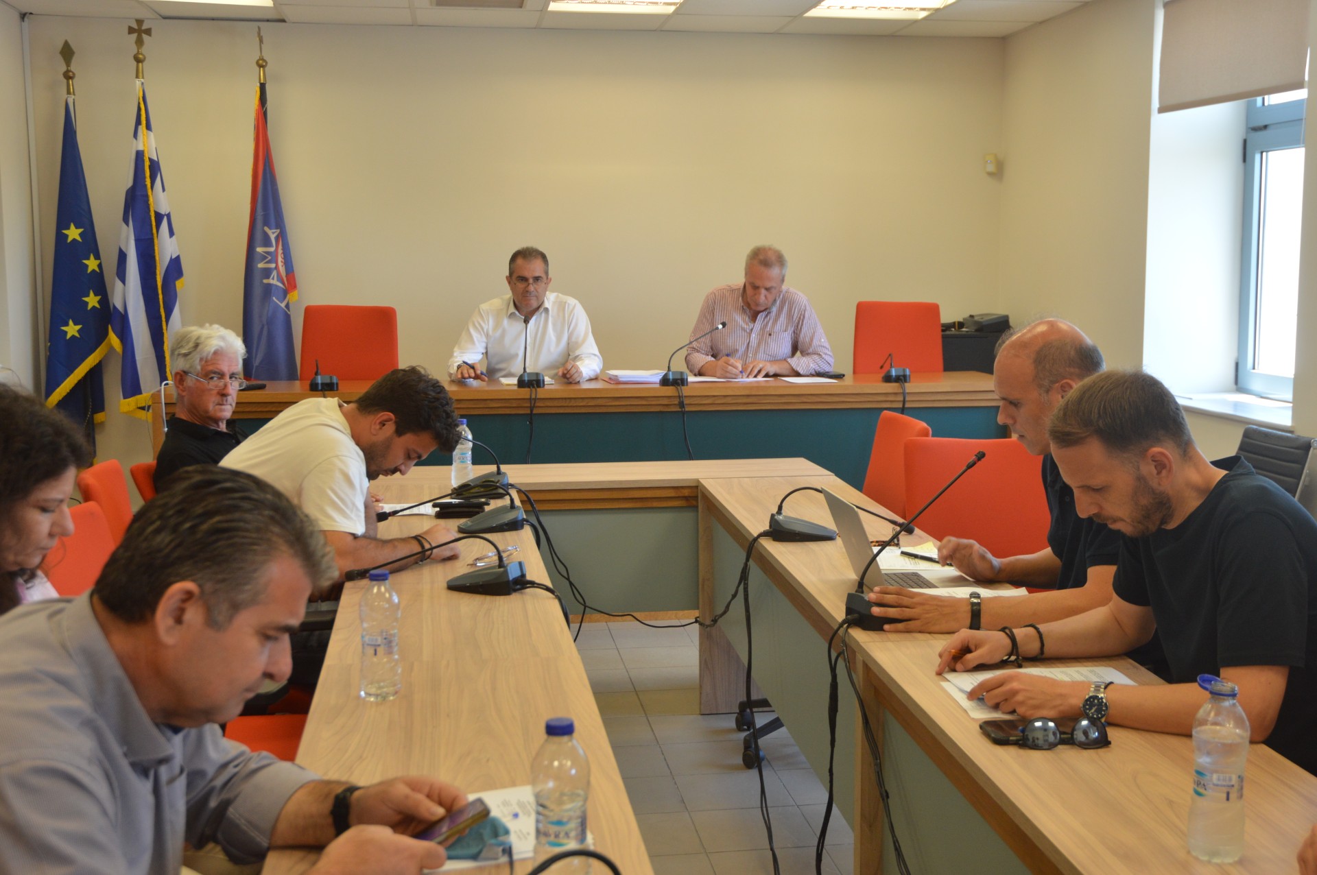 Ηλεκτρισμένη ατμόσφαιρα για την τοπογραφική αποτύπωση των ακτών της Μ. Μαντίνειας