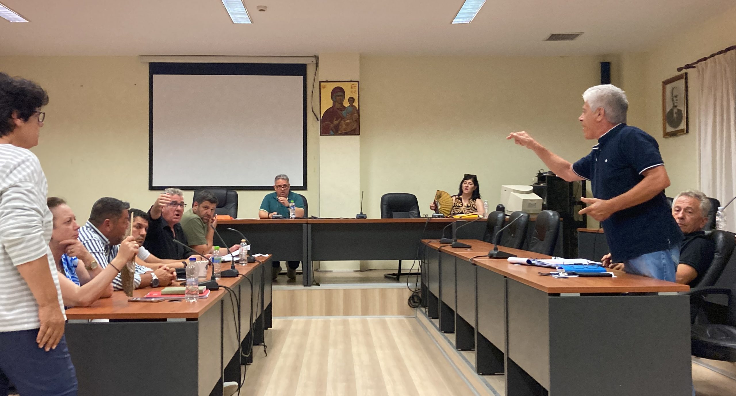 Γαργαλιάνοι: Χάλια οι αγροτικοί δρόμοι, «χαμός» στο Δ.Σ. Τριφυλίας