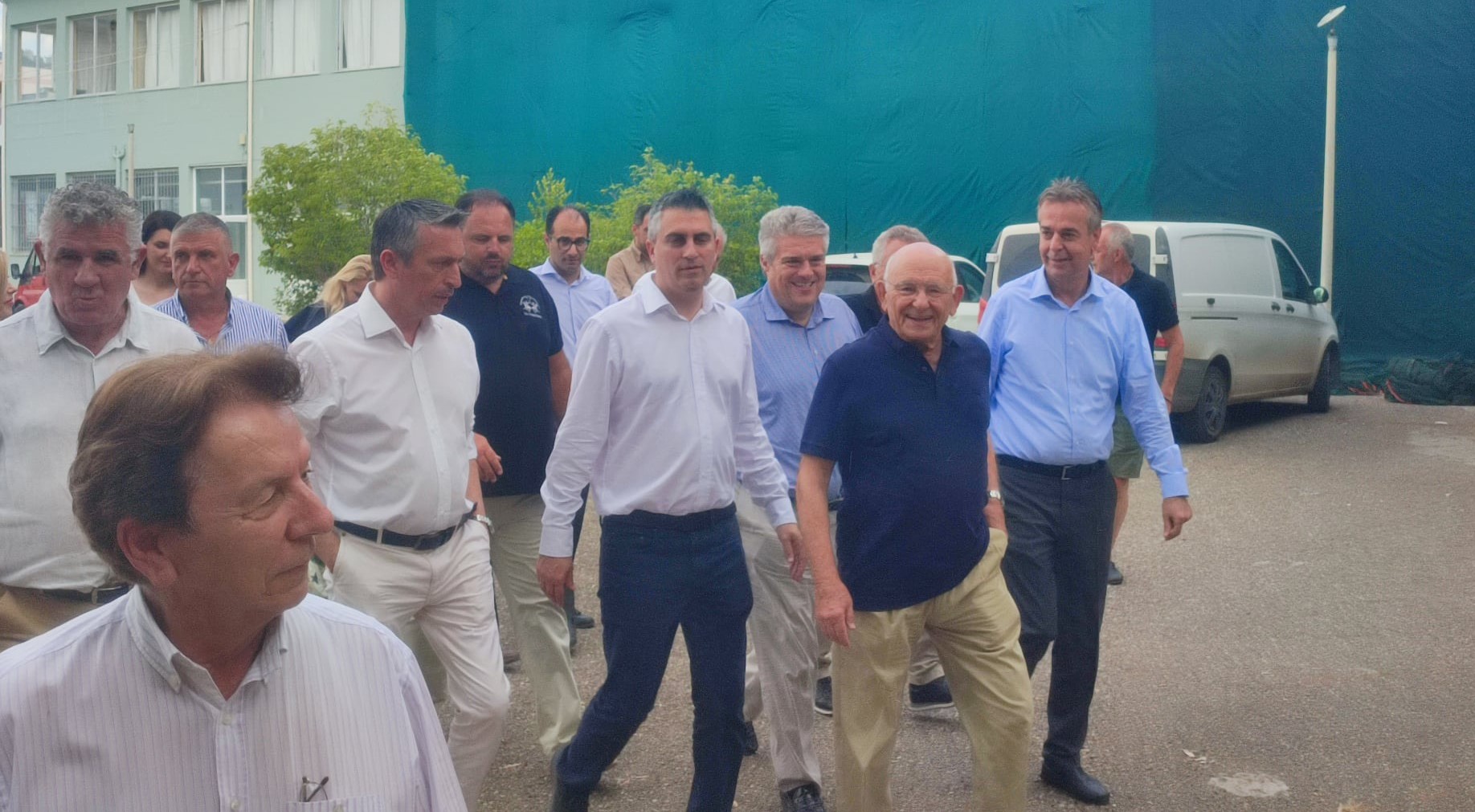 Μόνο Βλάχος και Μυλωνά στον Δήμα…