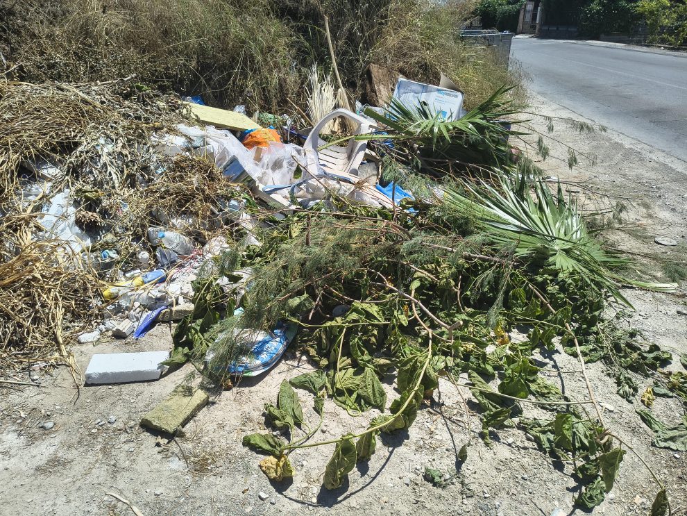 Τα σκουπίδια στη Βέργα