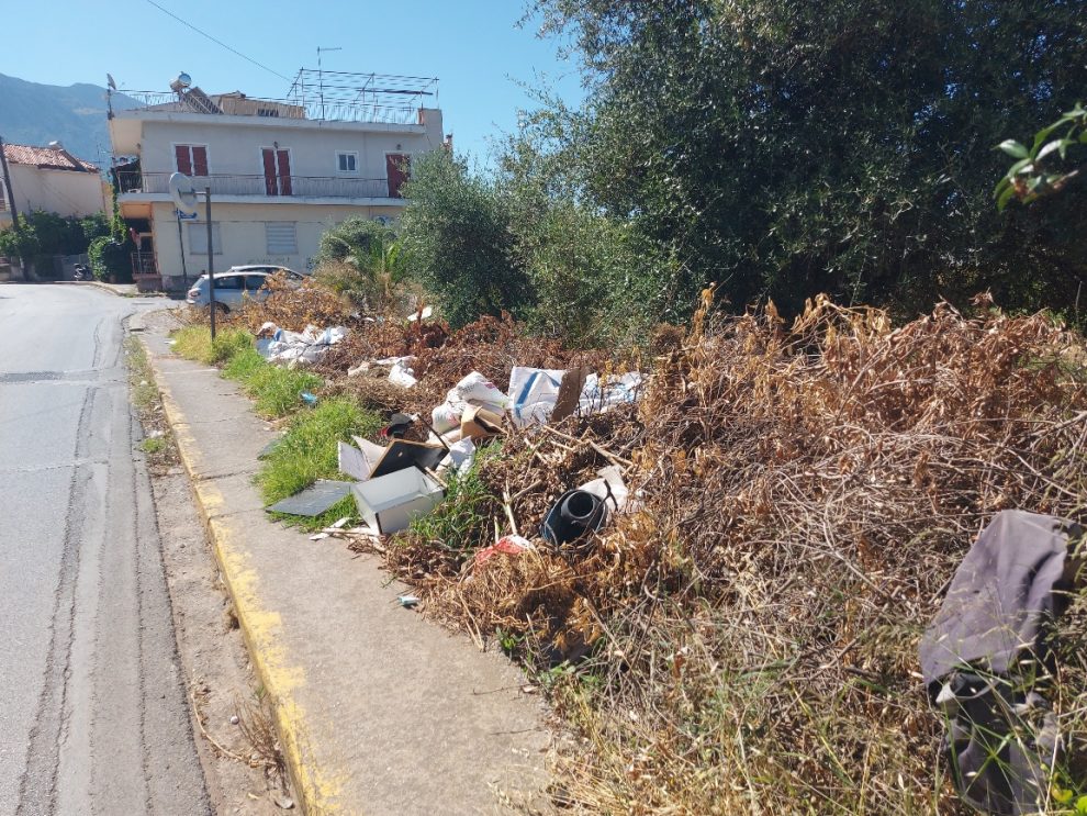 Μια χωματερή στην οδό Λακωνικής