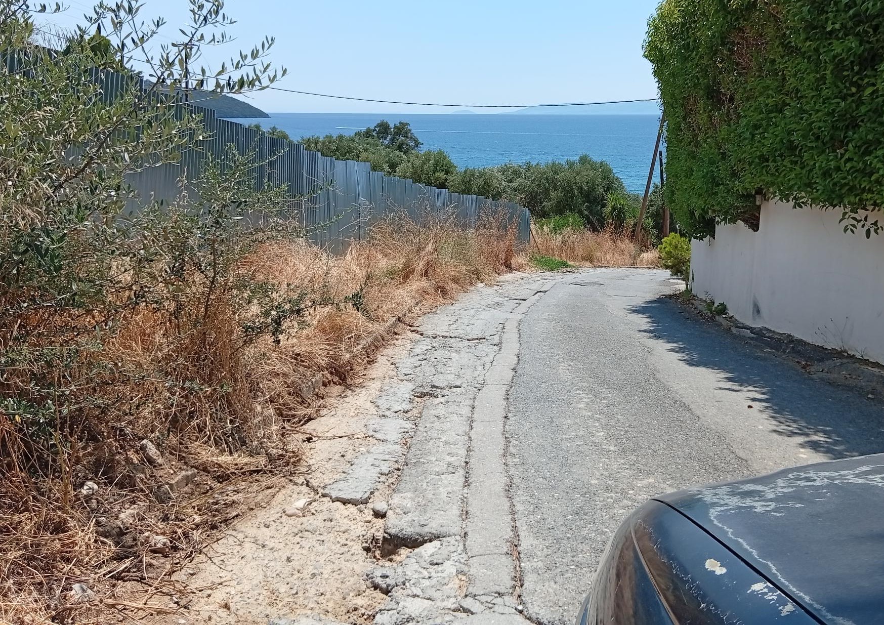 Πανάκριβη περιοχή με κάκιστο δρόμο