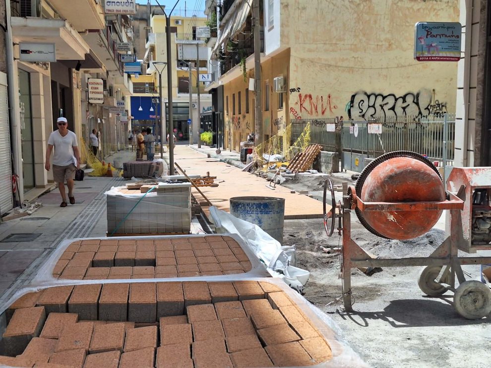 Ο δήμαρχος Καλαμάτας στην ανάπλαση της Αναγνωσταρά