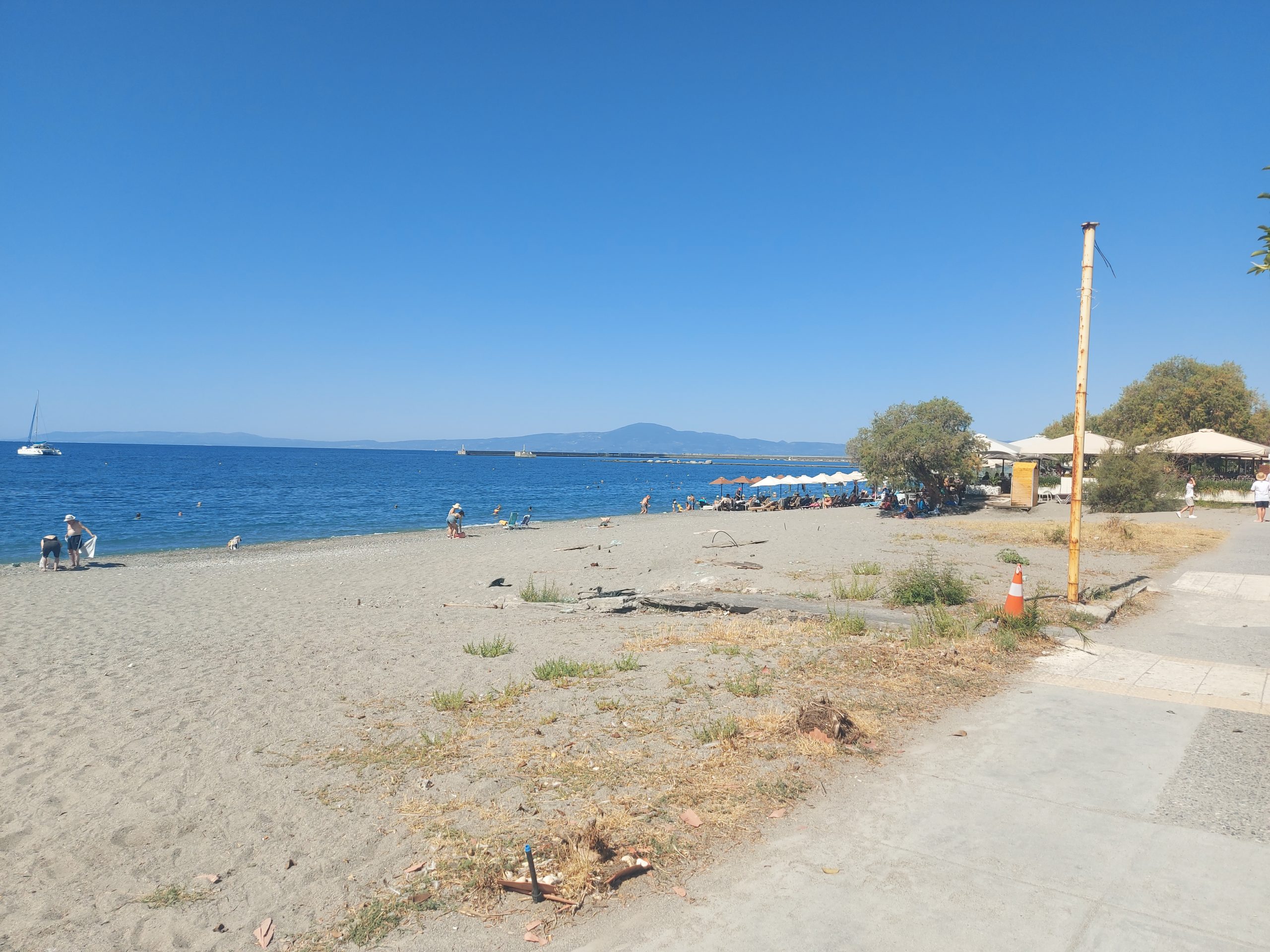 Έδιωξαν τη μία, παράτησαν την άλλη