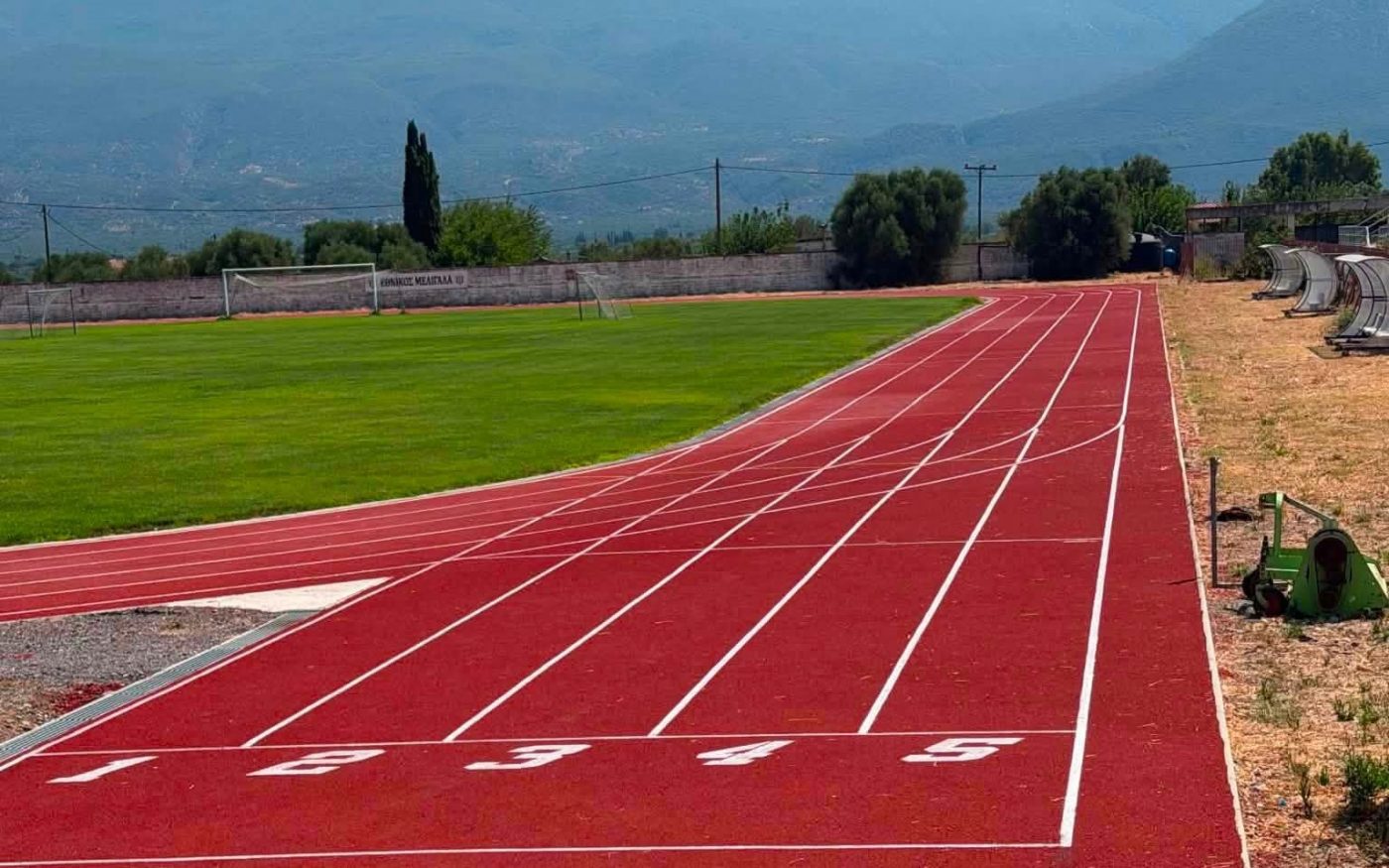 Ταρτάν στο Στάδιο Μελιγαλά -έτοιμο και το χορτάρι