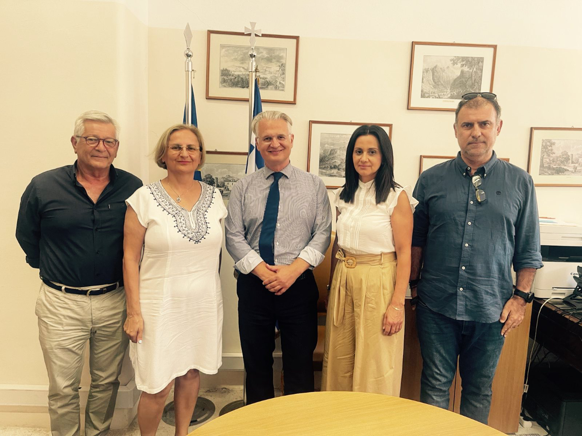Συνάντηση του περιφερειάρχη με το Περιφερειακό Τμήμα Καλαμάτας του Ελληνικού Ερυθρού Σταυρού