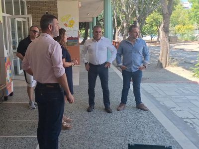 Ο δήμαρχος Καλαμάτας σε σχολεία όπου εκτελούνται εργασίες