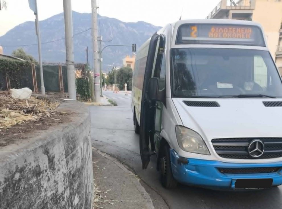 Σύγκρουση λεωφορείου του Αστικού ΚΤΕΛ Καλαμάτας με ΙΧ
