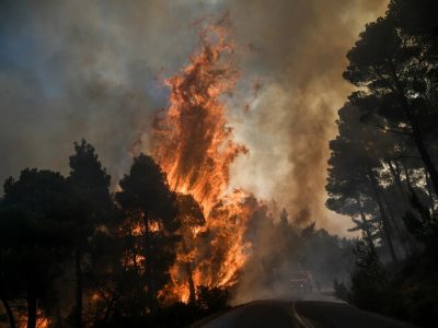 Μεγάλη φωτιά στο Ψάρι Μεσσηνίας