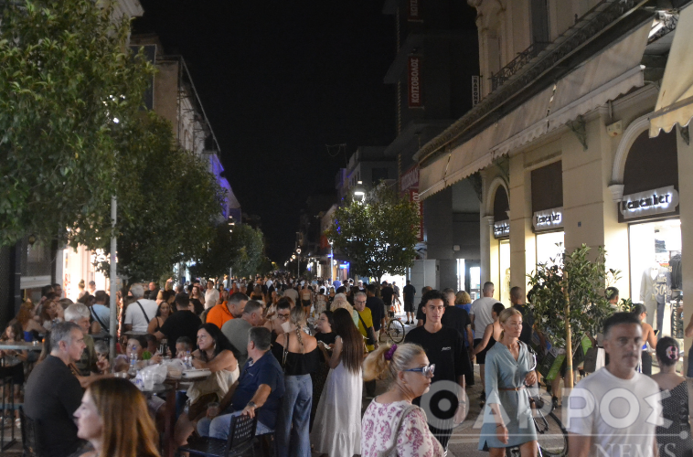 12η Λευκή Νύχτα Καλαμάτας με ψώνια και Πάνο Μουζουράκη