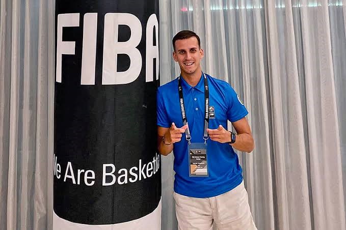 Ο Γιάννης Τσιμπούρης στη EuroLeague