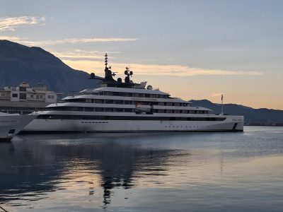 Το υπερπολυτελές κρουαζιερόπλοιο  Emerald Azzurra στην Καλαμάτα