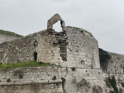 Ξεμπλοκάρει ο διαγωνισμός για έργα στο τείχος του Κάστρου Μεθώνης, ύψους 1,7 εκατ. ευρώ