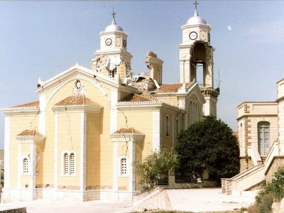 20:21 το ρολόι σταμάτησε. Η Καλαμάτα όχι.  Σαράντα χρόνια μετά τους σεισμούς του 1986 — Μνήμη ενός παιδιού, χρέος μιας πόλης