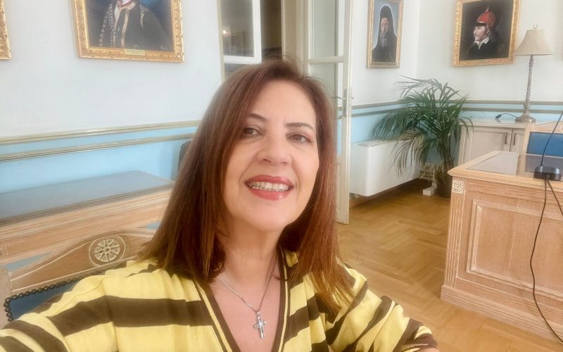 Οι… χρησμοί της Ντίνας