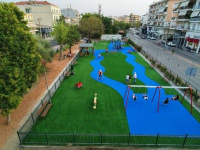 Σε λειτουργία η παιδική χαρά στο κέντρο της Καλαμάτας