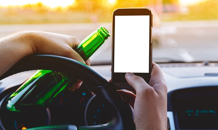 Με το πόδι στο γκάζι και το κινητό στο χέρι οι Μεσσήνιοι οδηγοί – Έως και δεκαπλάσιες οι επικίνδυνες παραβάσεις που βεβαιώθηκαν