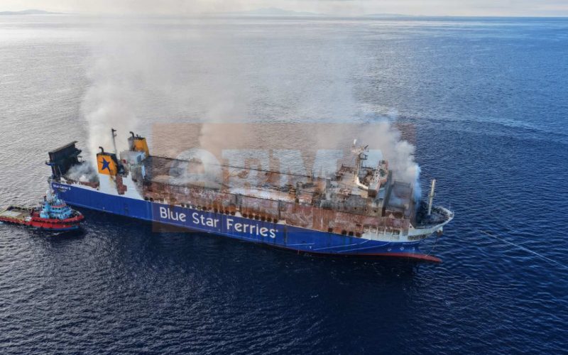 Ανοιχτά της Τήνου το Blue Carrier, έσβησε η φωτιά, παραμένουν υψηλές θερμοκρασίες στο εσωτερικό του