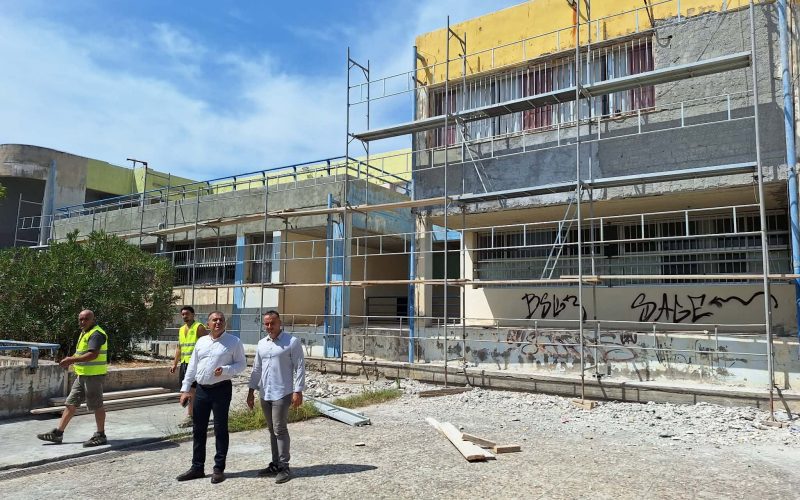 Η Δημοτική Αρχή Καλαμάτας καμαρώνει για την κατάσταση στα σχολεία, η αντιπολίτευση βαστά μικρό καλάθι
