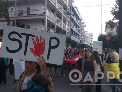 Αλέξης Χαρίτσης: «Πόσες ακόμη γυναίκες πρέπει να κινδυνεύσουν για να πει η κυβέρνηση τα πράγματα με το όνομά τους;»