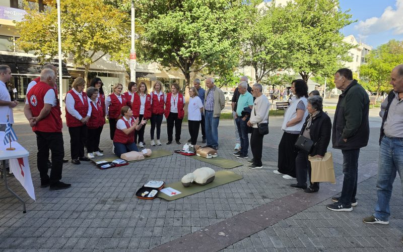 Παγκόσμια Ημέρα Επανεκκίνησης Καρδιάς: Μικροί και μεγάλοι έμαθαν στην Καλαμάτα για την ΚΑΡΠΑ και τους απινιδωτές