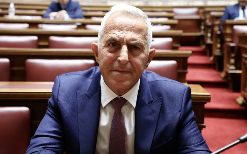 Μετά τον Αυλωνίτη και ο Αποστολάκης στο ΠΑΣΟΚ
