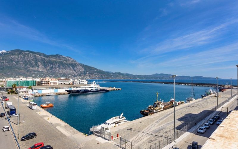 Ακόμη δεν τον είδαμε, Γιάννη τον βαφτίσαμε…