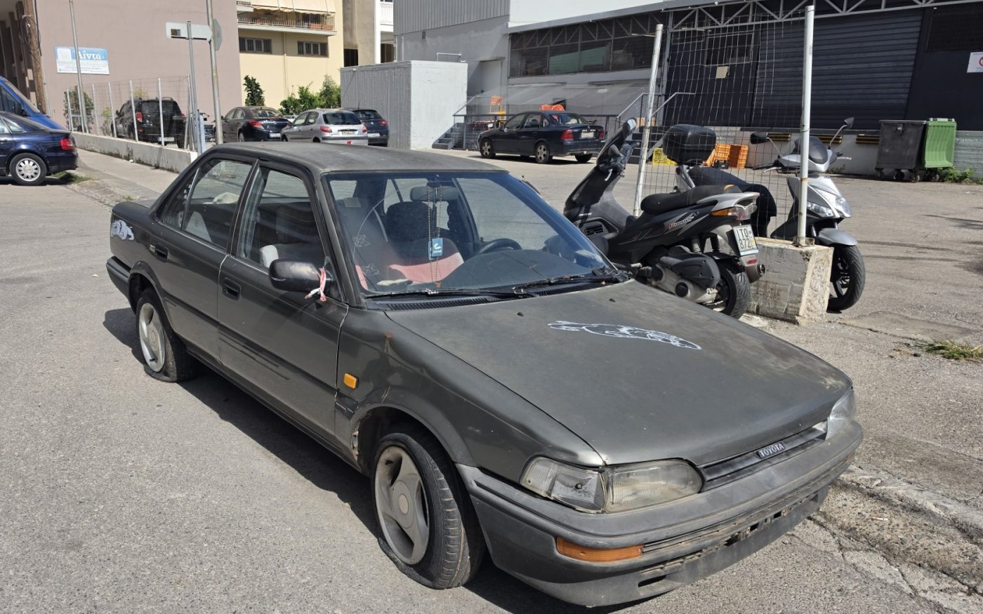 Παρατημένα αυτοκίνητα για χρόνια