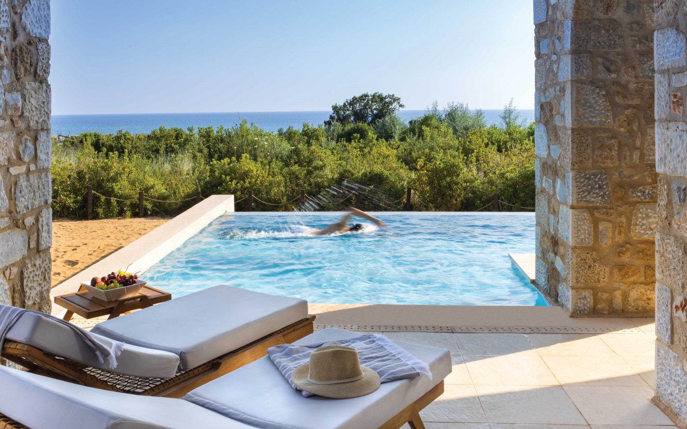 Costa Navarino: Τρία ξενοδοχεία στο ελληνικό Top 10 των  Readers’ Choice Awards του Conde Nast Traveler