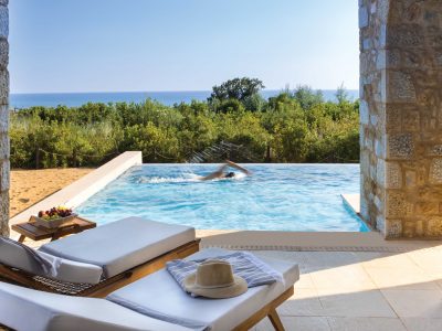 Costa Navarino: Τρία ξενοδοχεία στο ελληνικό Top 10 των  Readers’ Choice Awards του Conde Nast Traveler