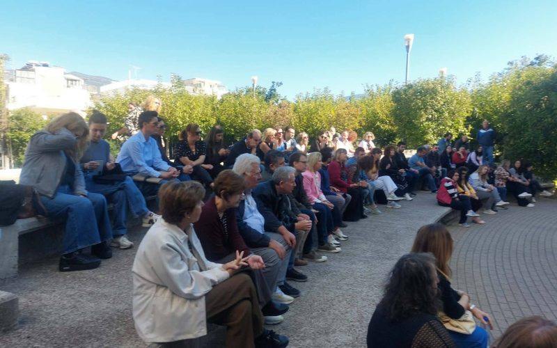 Σωματείο Εργαζομένων ΟΤΑ Μεσσηνίας: Μαζική απάντηση με δίωρη στάση εργασίας ενάντια στις απειλές κατά της διευθύντριας της Πολεοδομίας