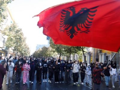Αλβανία: Φοιτητές αντιμέτωποι με την Αστυνομία για 8η ημέρα