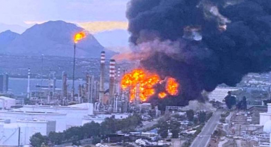 Έκρηξη στις εγκαταστάσεις της Motor Oil στους Αγίους Θεοδώρους, δύο τραυματίες