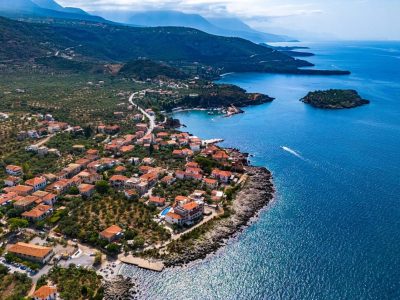 Δόμηση Μεσσηνιακής Μάνης: Παρέμβαση από Σ. Κολοκοτρώνη και Δ. Χρηστέα
