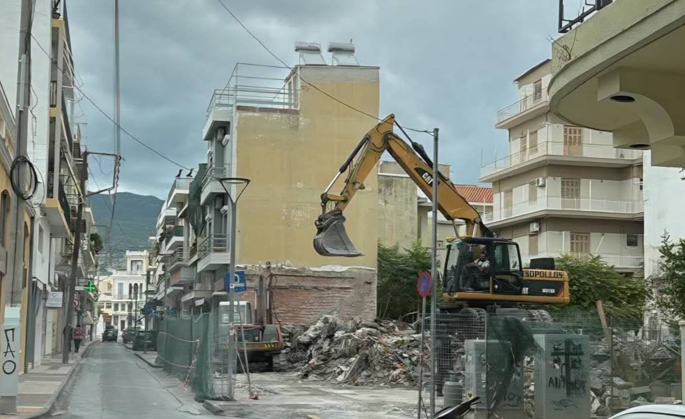 Μεσσήνη: Δεν κατεδαφίστηκε αλλά κατέρρευσε το κτήριο Τσερπέ, λέει ο δήμαρχος
