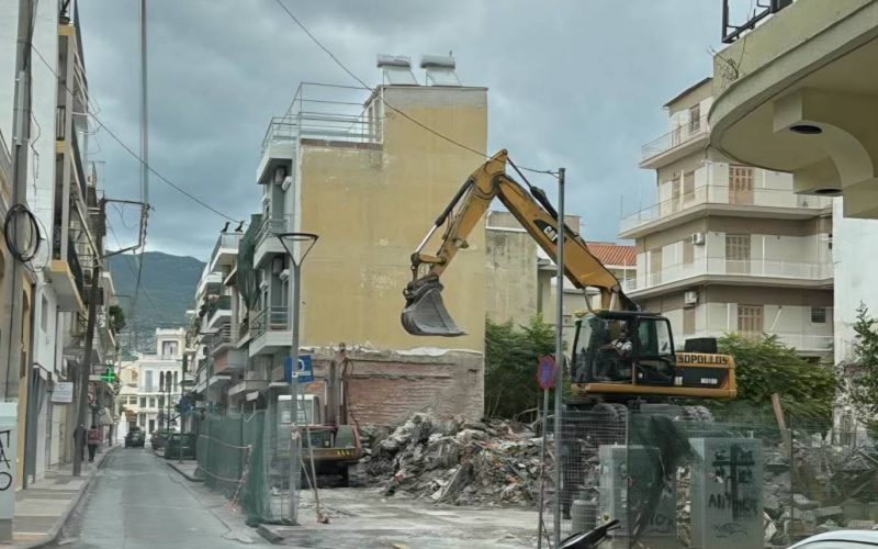 Μεσσήνη: Δεν κατεδαφίστηκε αλλά κατέρρευσε το κτήριο Τσερπέ, λέει ο δήμαρχος