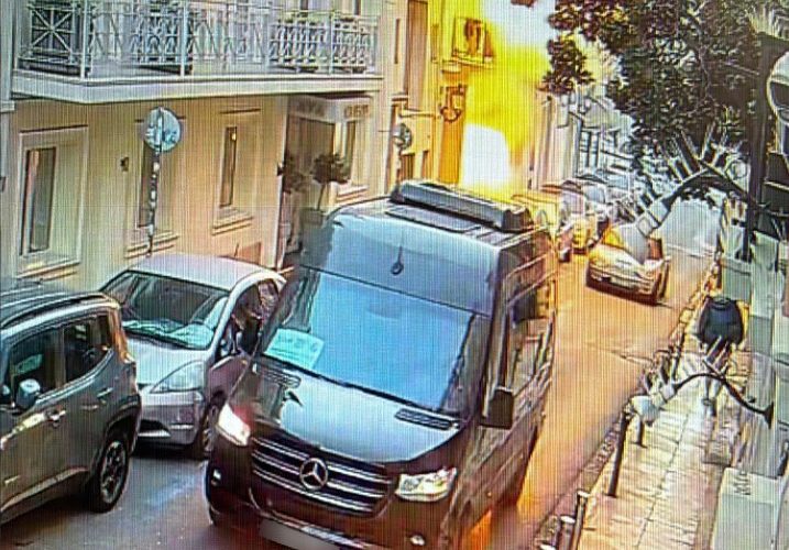Αδιανόητο: Κλέφτες χαλκού προκάλεσαν την έκρηξη στην Πλάκα με έξι νεκρούς