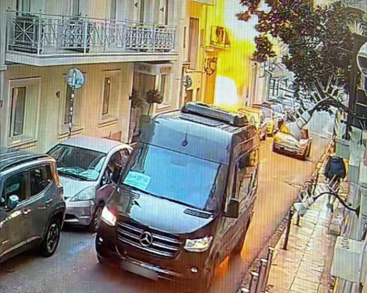 Αδιανόητο: Κλέφτες χαλκού προκάλεσαν την έκρηξη στην Πλάκα με έξι νεκρούς