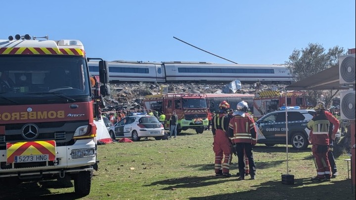 Σύγκρουση τρένων στην Ισπανία: Τουλάχιστον 64 νεκροί και δεκάδες τραυματίες